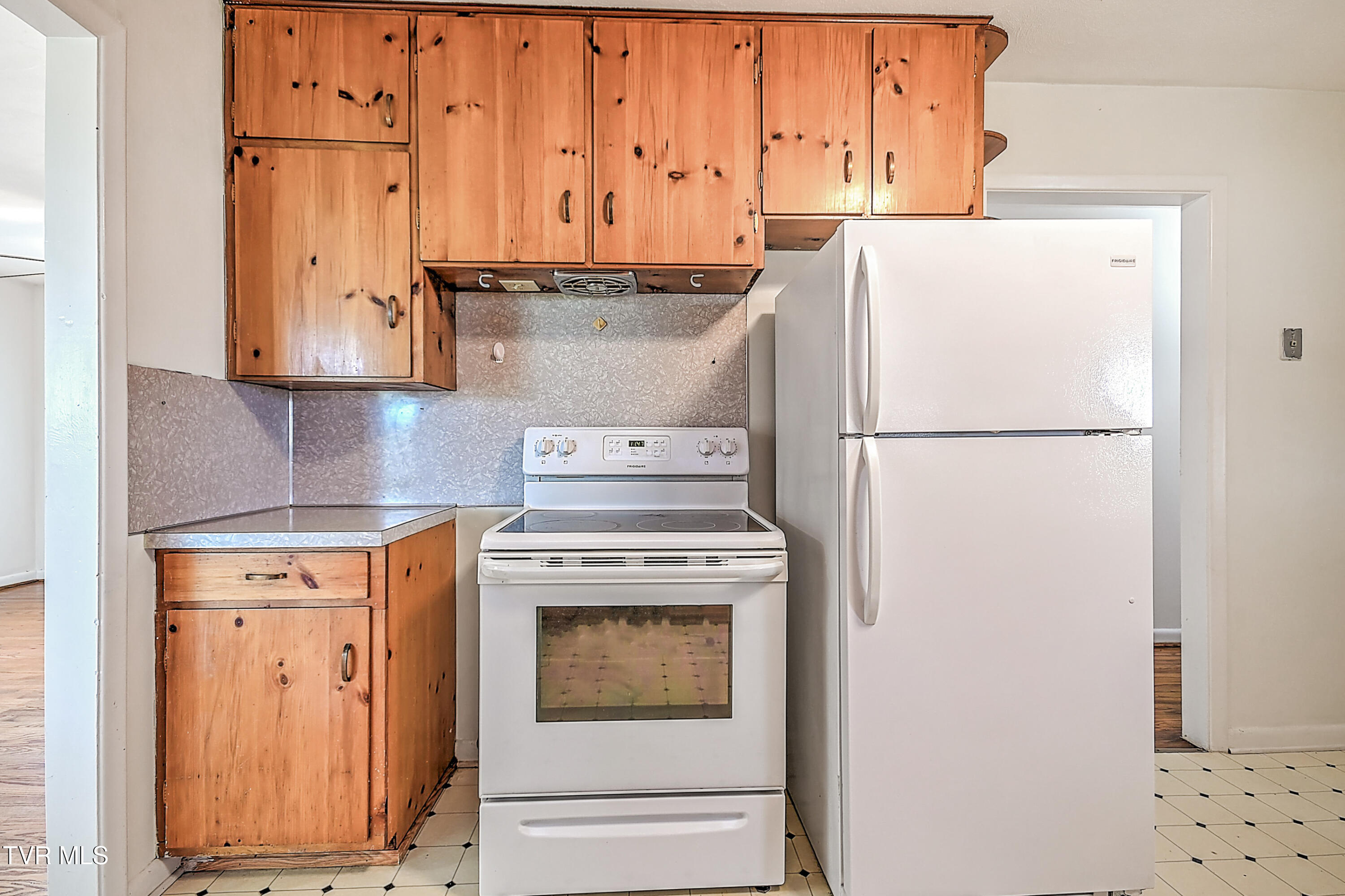 1809 Ridgemont Drive Greeneville, TN 37745 - Photo 12 of 32 12
