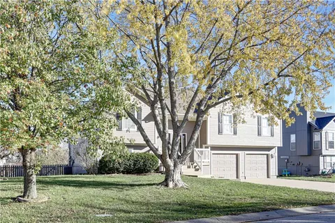 $340,000 | 1505 Rolling Drive, Greenwood, MO 64034