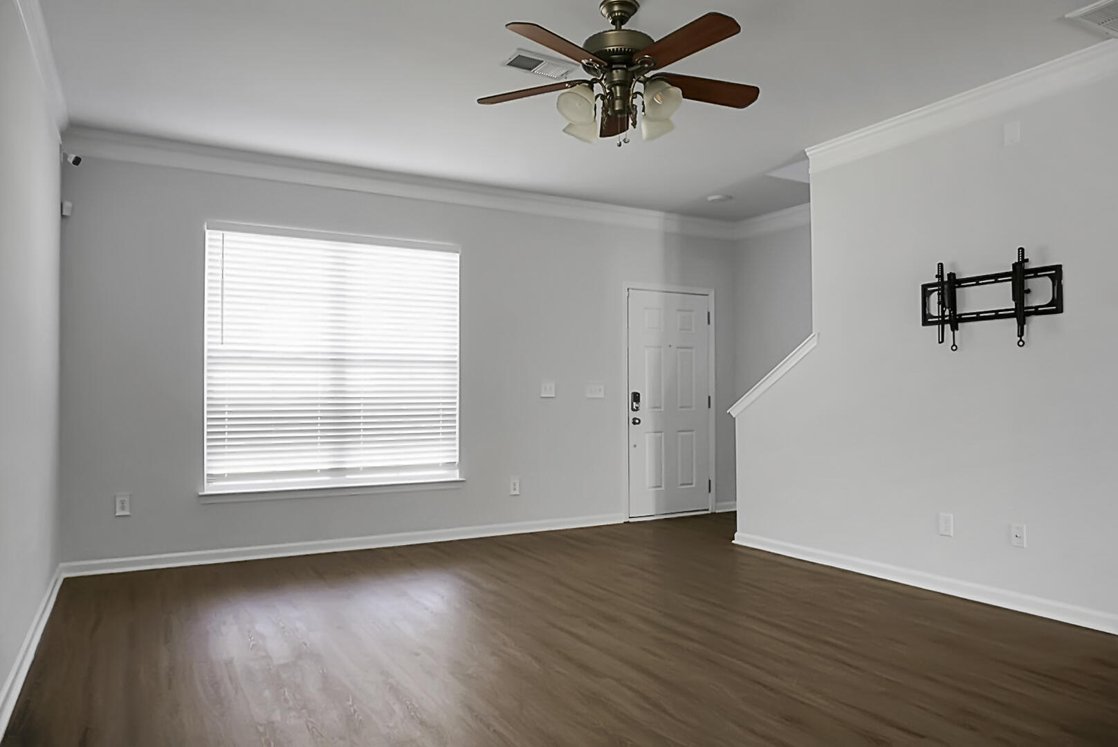 106 Summer View Road Summerville, SC 29486 - Photo 3 of 28 DSC05193