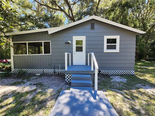 $1,500 | 106 Southwest 6th Street, Micanopy, FL 32667