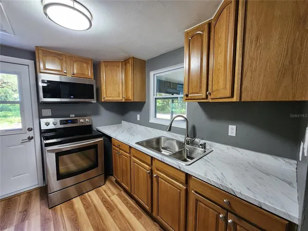 $1,500 | 106 Southwest 6th Street, Micanopy, FL 32667