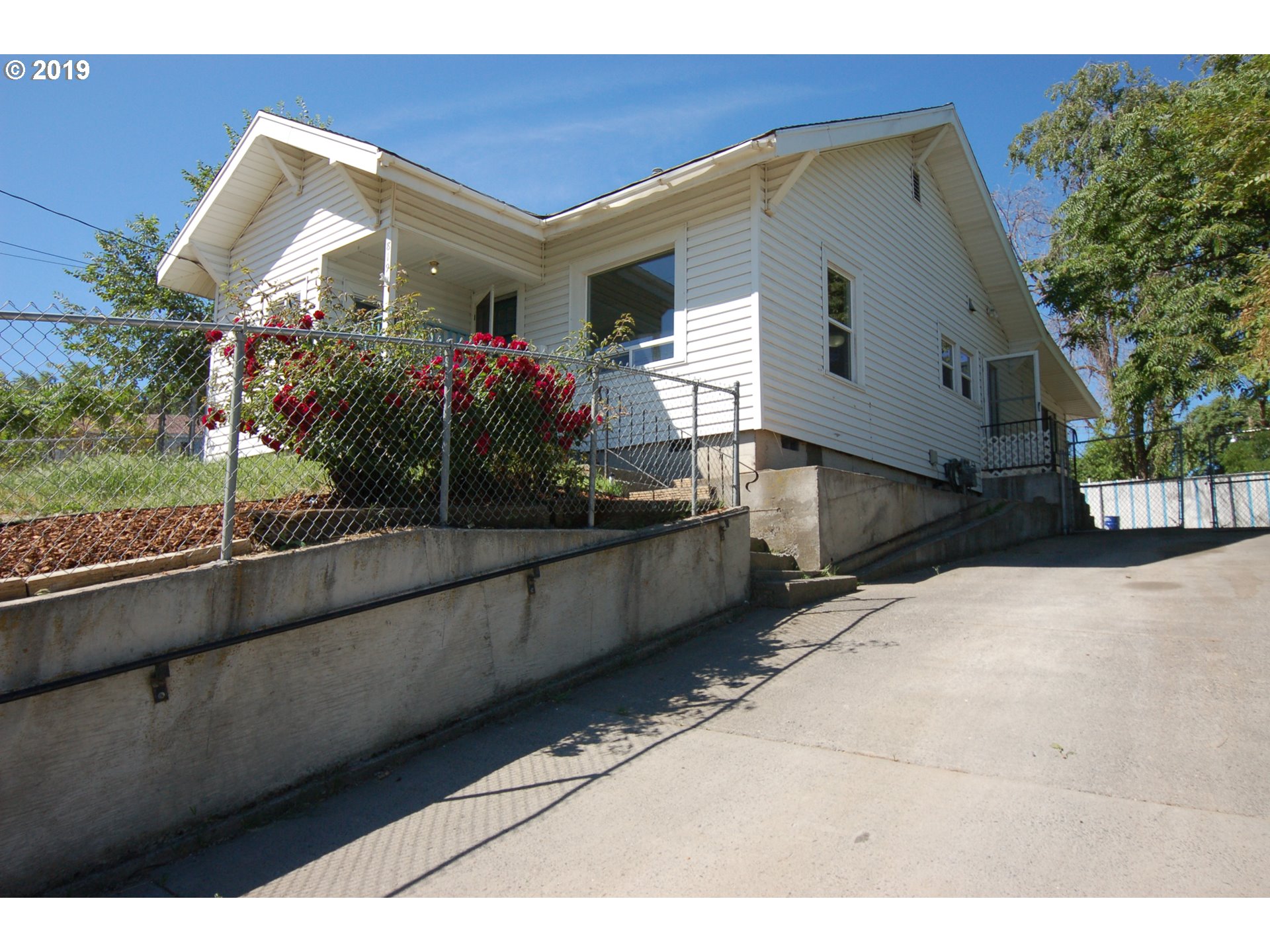 819 Southeast 3rd Street Pendleton, OR 97801 - Photo 1 of 26