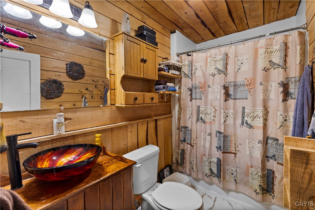 11695 Creek Road Annsville, NY 13471 - Photo 21 of 34