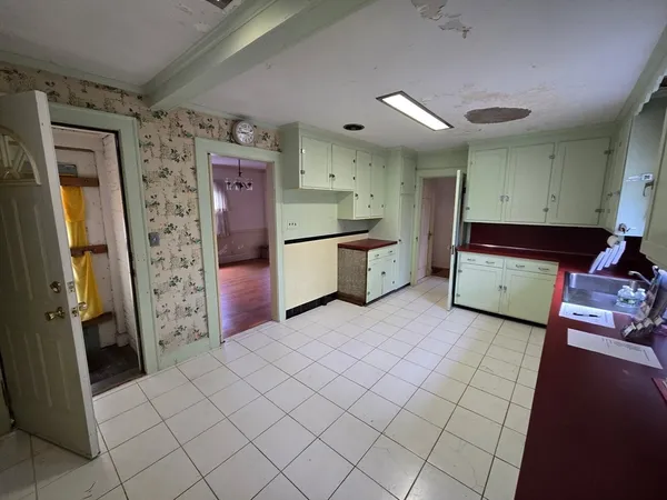 $1,574,000 | 194 Parker Street, Newton, MA 02459