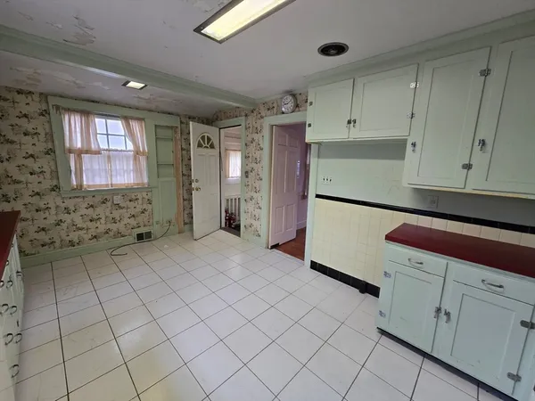 $1,574,000 | 194 Parker Street, Newton, MA 02459