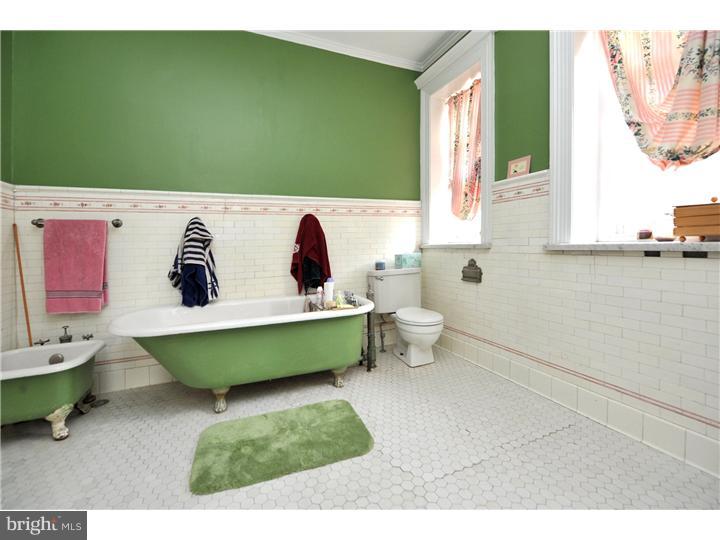 6825 Cresheim Road Philadelphia, PA 19119 - Photo 19 of 23 Gallery Image 19