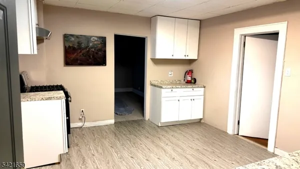 $1,800 | 21 Bloomfield Avenue, Unit 3R, Bloomfield, NJ 07003