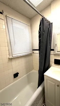 $1,800 | 21 Bloomfield Avenue, Unit 3R, Bloomfield, NJ 07003