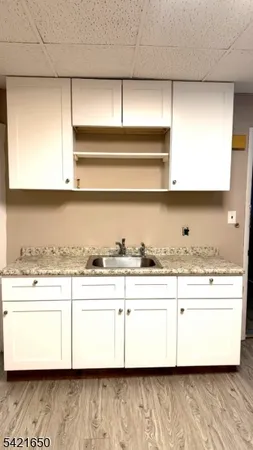 $1,800 | 21 Bloomfield Avenue, Unit 3R, Bloomfield, NJ 07003