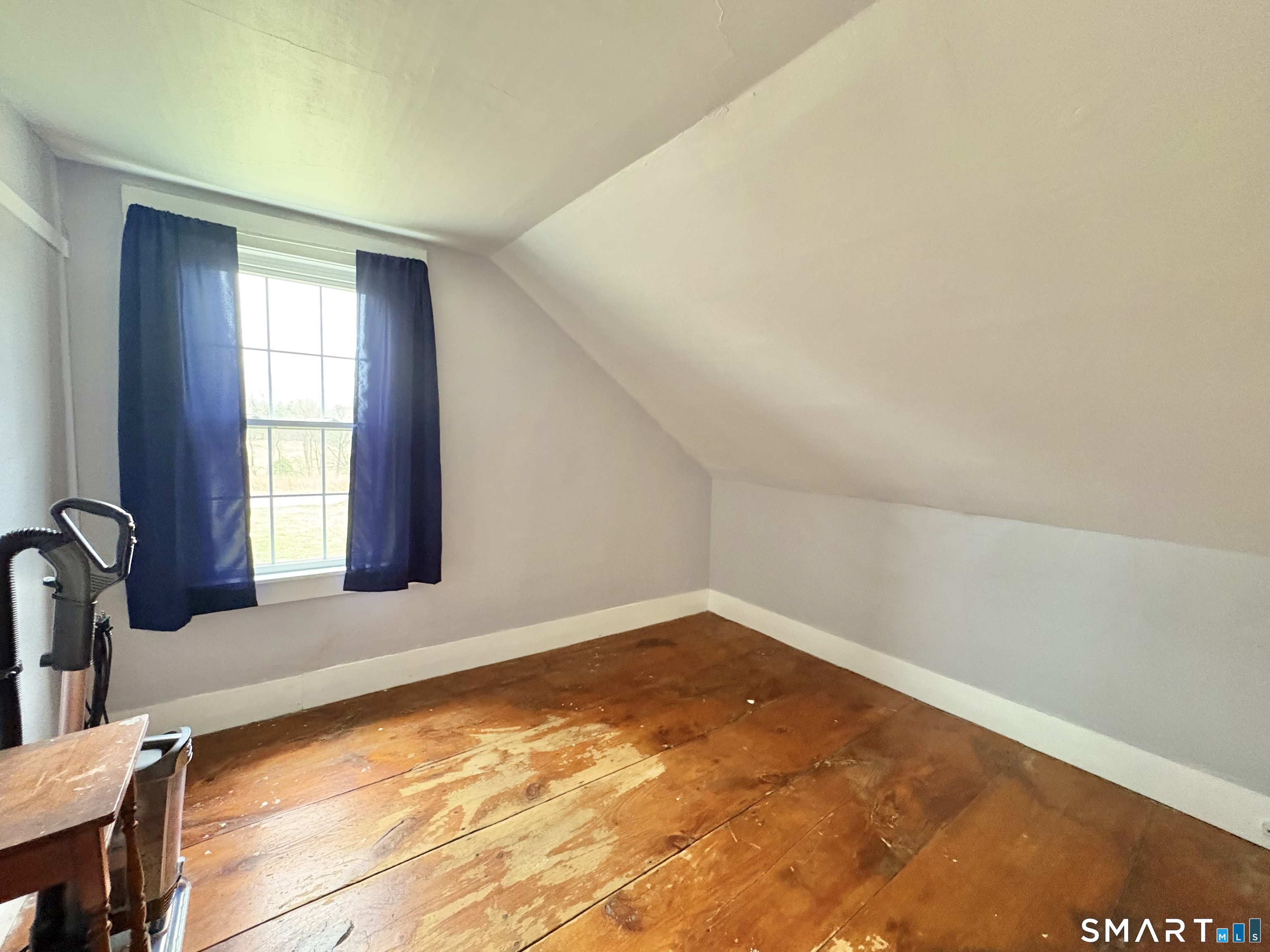279 River Road Putnam, CT 06260 - Photo 18 of 18 a view of empty room with window