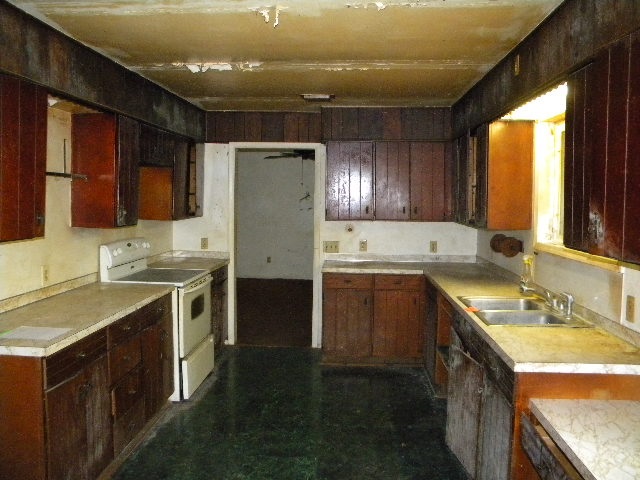 8256 Dickerson Road Akron, MI 48701 - Photo 7 of 17
