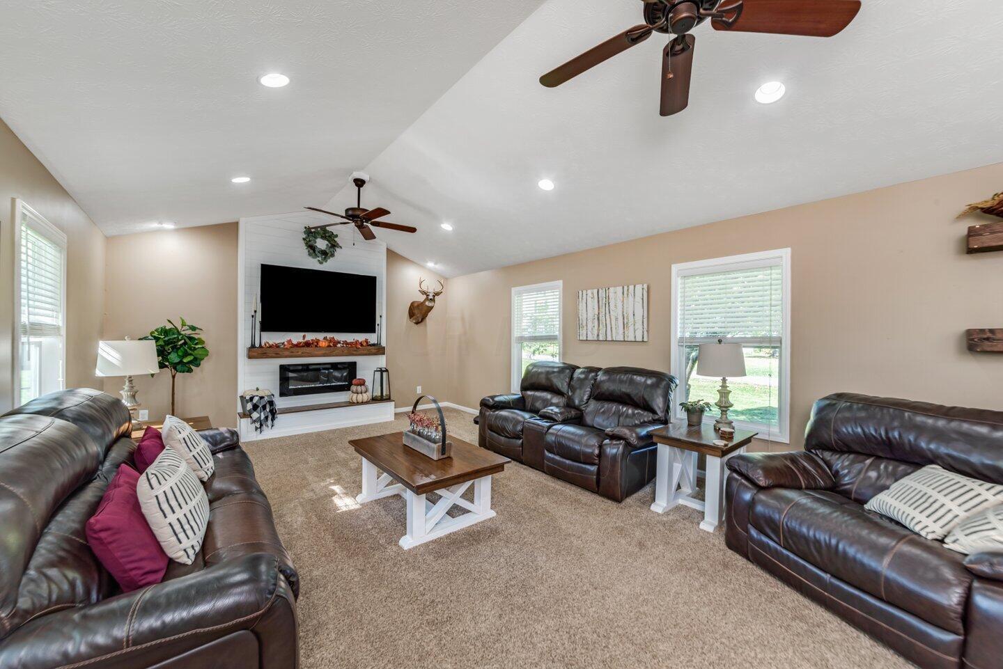 3537 Troy Road Springfield, OH 45504 - Photo 13 of 38