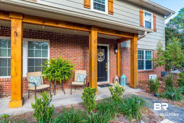 608 Southern Way Spanish Fort, AL 36527 - Photo 6 of 39 Tasteful Landscaping