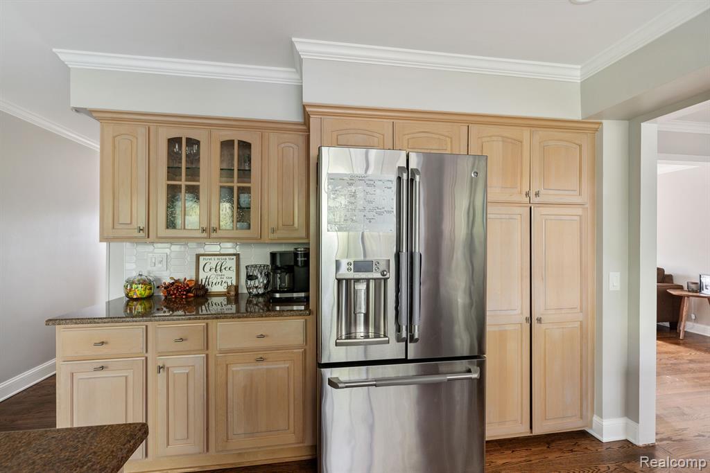 36289 Fredericksburg Road Farmington Hills, MI 48331 - Photo 7 of 25