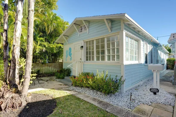 $2,100 | 216 South M Street, Unit 2, Lake Worth Beach, FL 33460