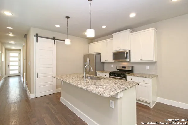 $2,100 | 230 Claremont Avenue, San Antonio, TX 78209