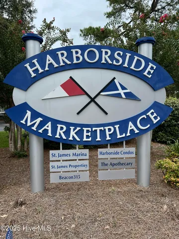 $1,950 | 3030 Marsh Winds Circle, Unit 302, Southport, NC 28461