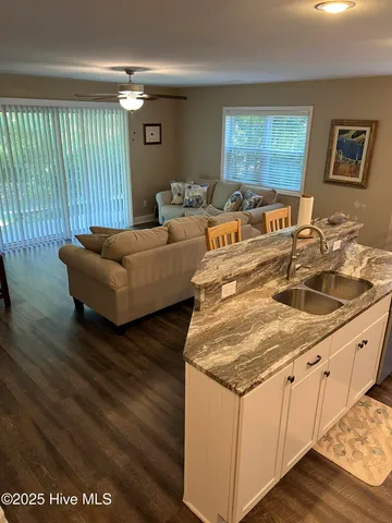 $1,950 | 3030 Marsh Winds Circle, Unit 302, Southport, NC 28461