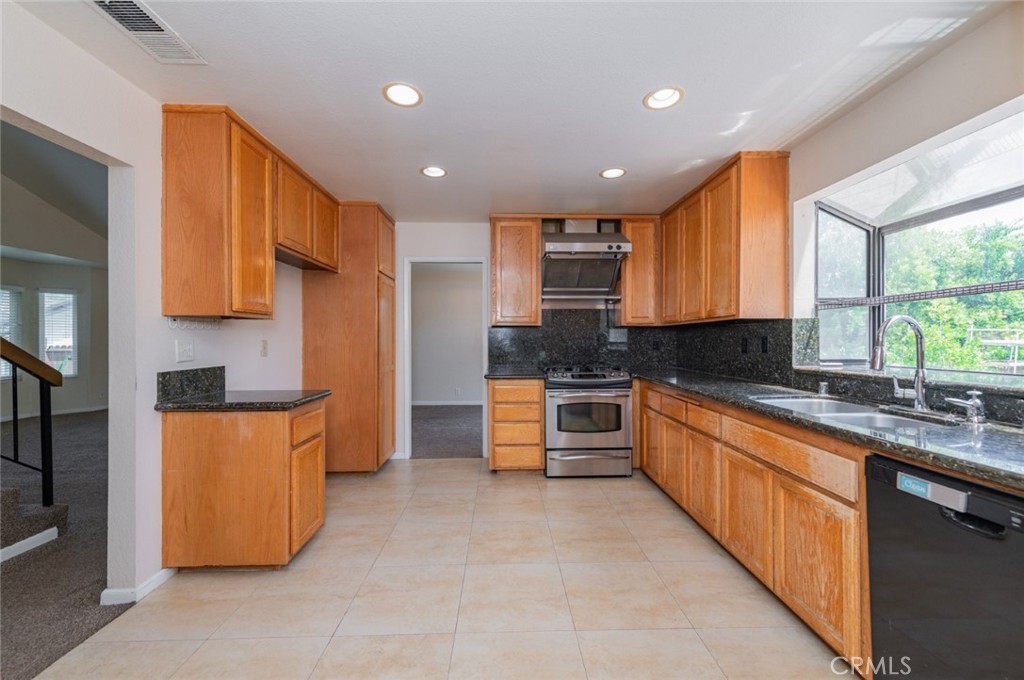 8 Quiet Hollow Road Phillips Ranch, CA 91766 - Photo 15 of 35