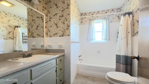 $350,000 | 8200 Tazewell Pike, Corryton, TN 37721