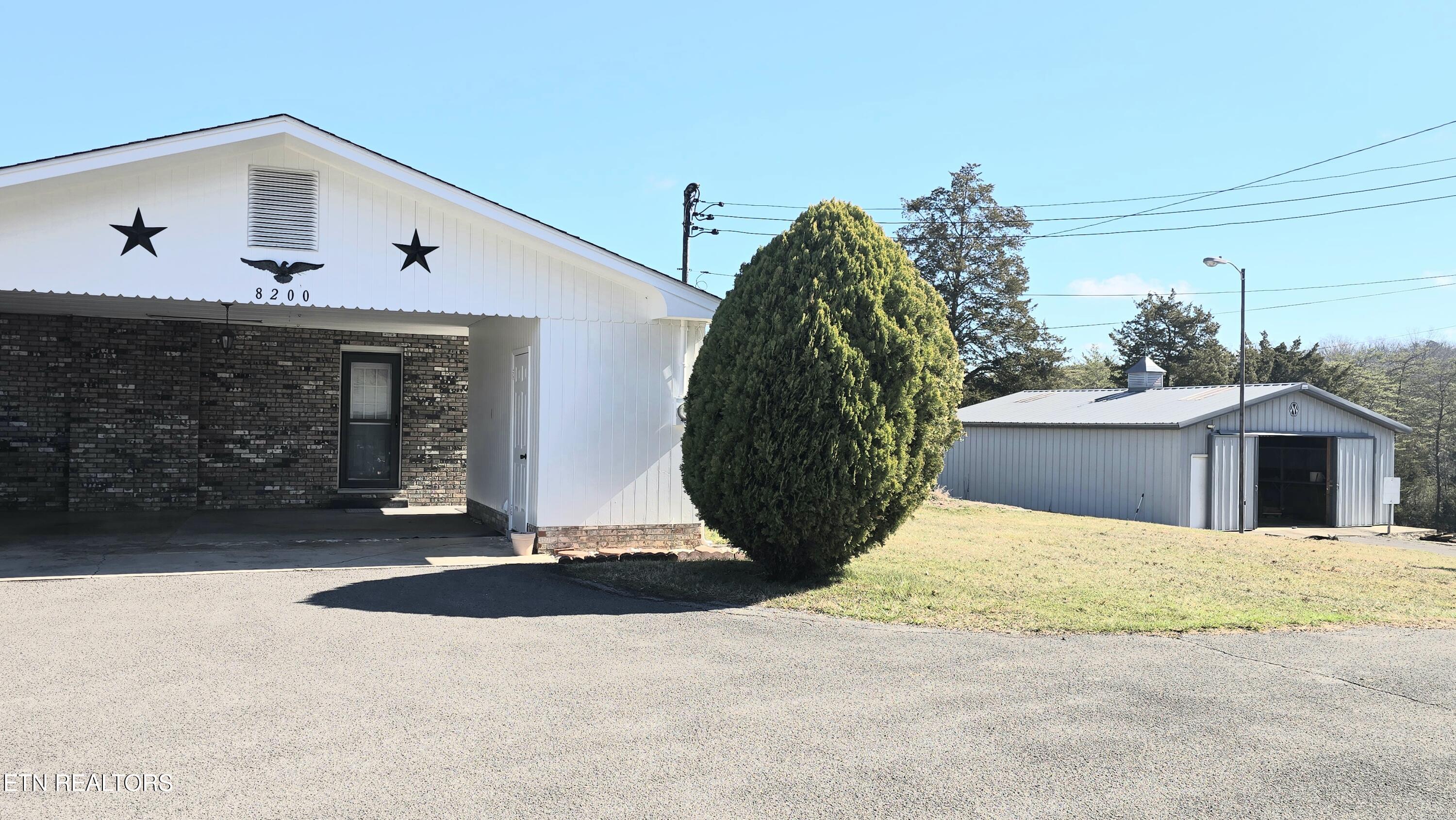 8200 Tazewell Pike Corryton, TN 37721 - Photo 3 of 25 20260227_105927