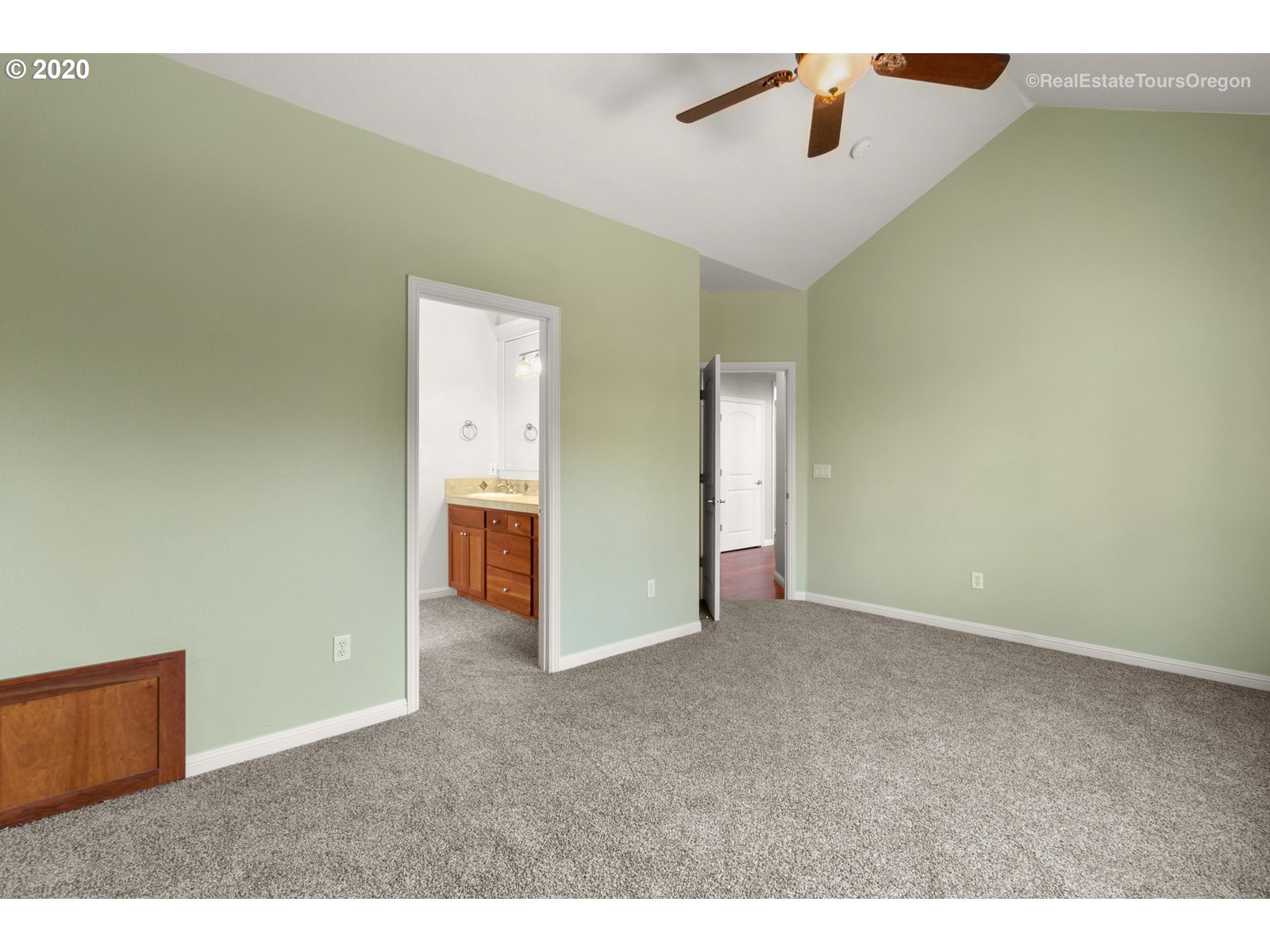 3097 Southeast Riesling Road Milwaukie, OR 97267 - Photo 16 of 32 Gallery Image 16