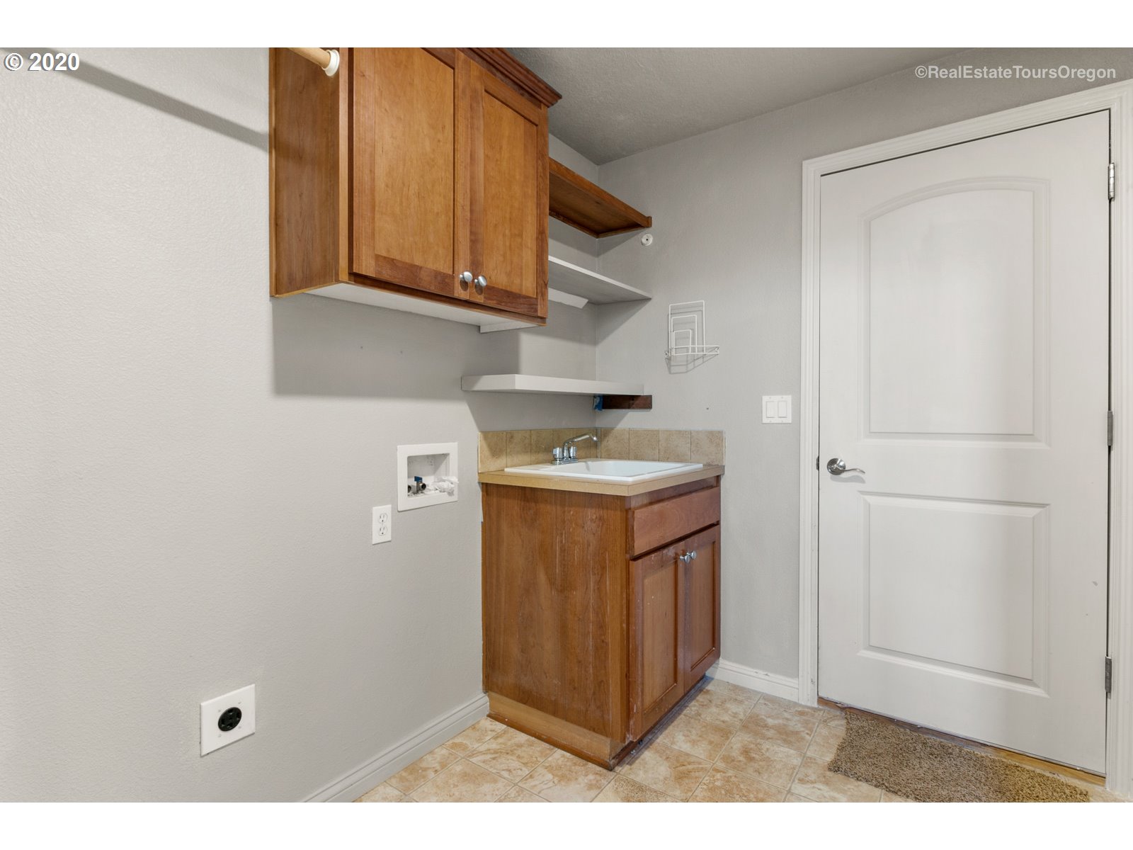 3097 Southeast Riesling Road Milwaukie, OR 97267 - Photo 21 of 32 Gallery Image 21