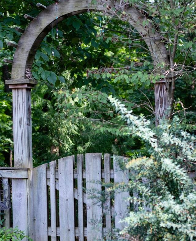 4842 East Inverness Woods Road Bloomington, IN 47401 - Photo 2 of 36