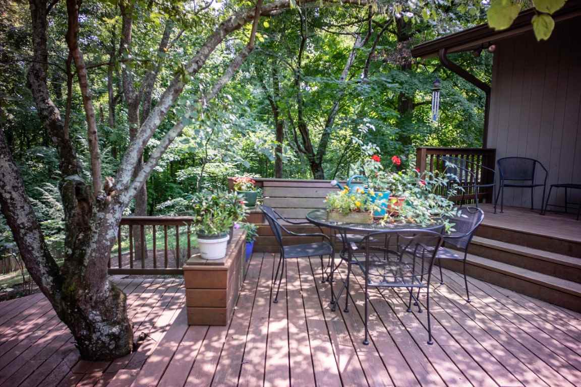 4842 East Inverness Woods Road Bloomington, IN 47401 - Photo 3 of 36