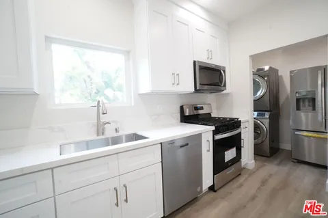 $2,950,000 | 6043 Selma Avenue, Los Angeles, CA 90028