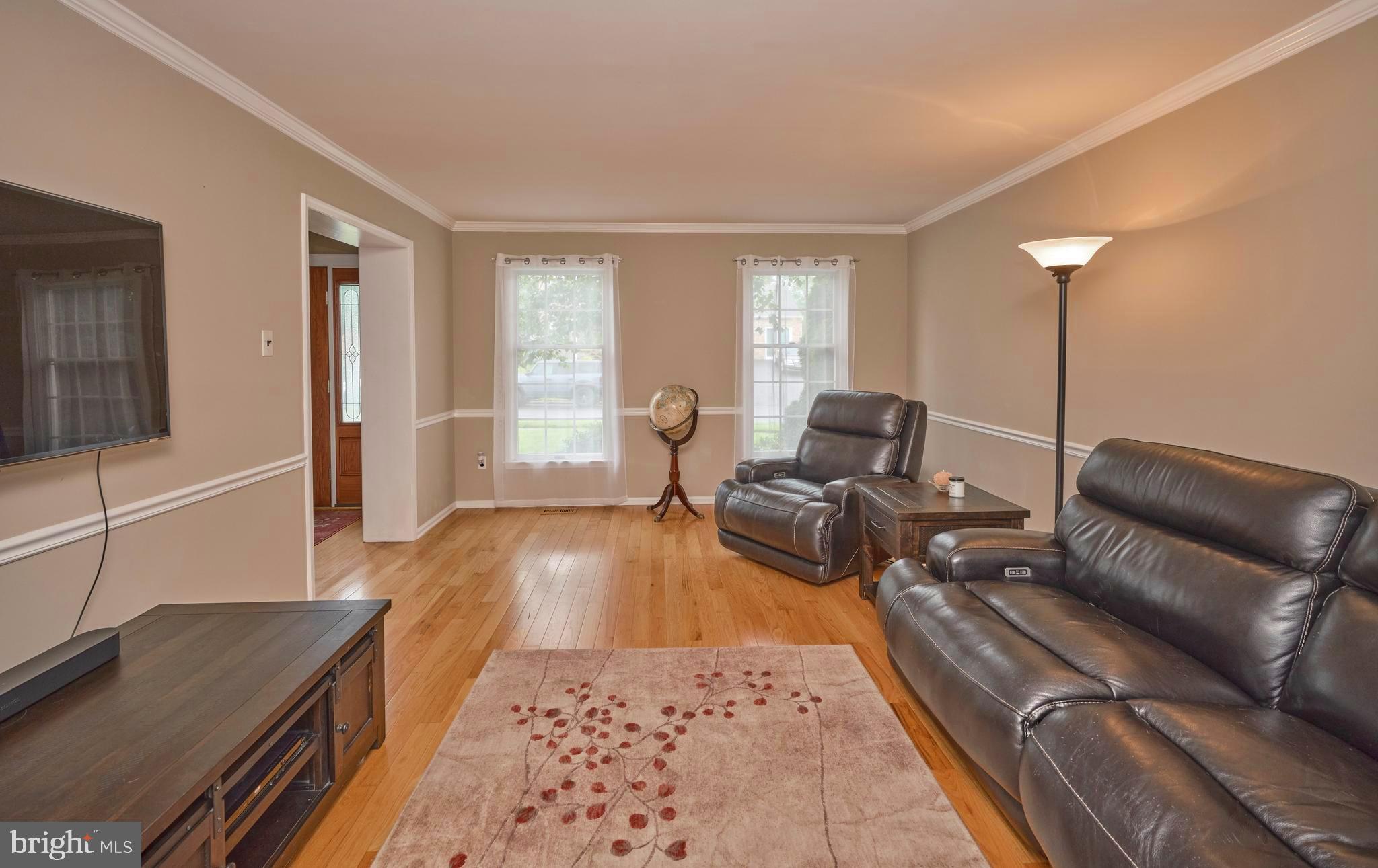 365 Newgate Road Langhorne, PA 19047 - Photo 9 of 38 Living Room