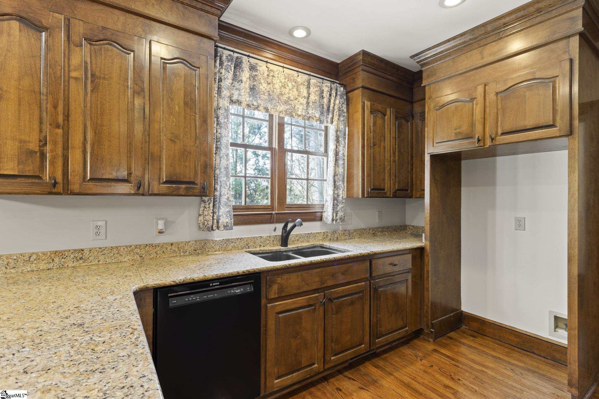 116 Block House Road Greenville, SC 29615 - Photo 11 of 36 Gallery Image 11