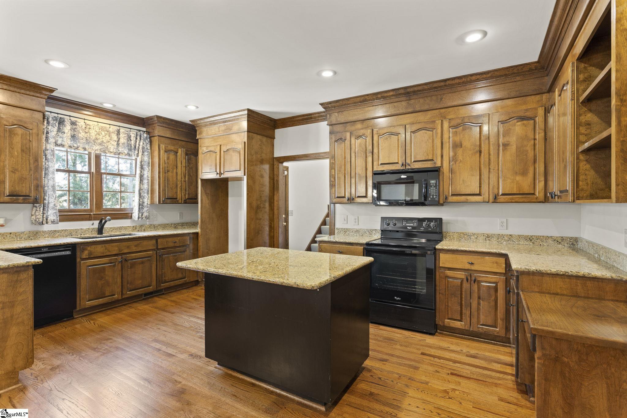 116 Block House Road Greenville, SC 29615 - Photo 7 of 36 Gallery Image 7
