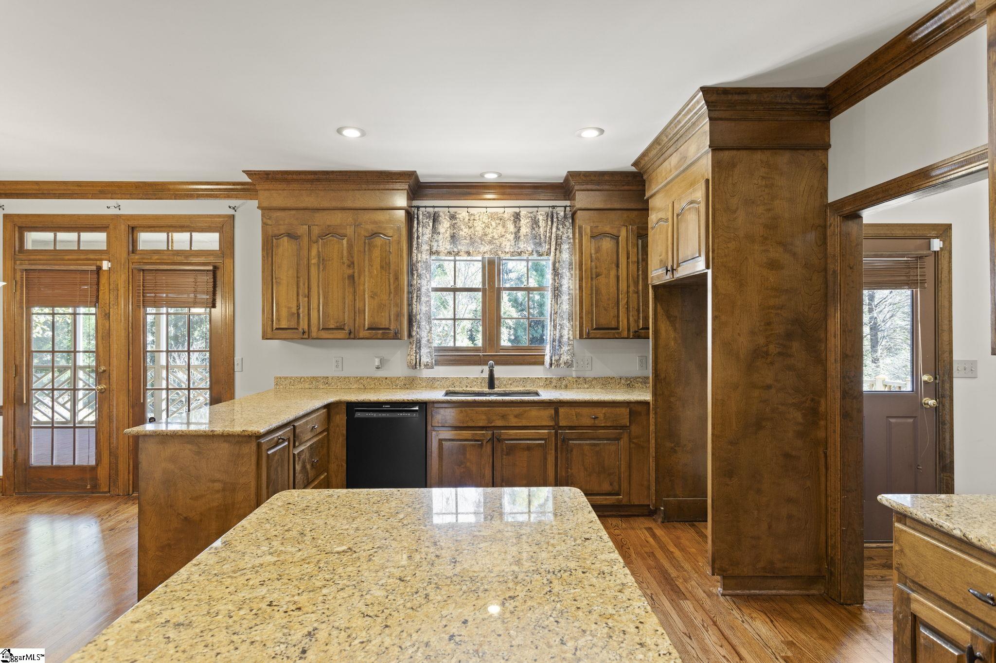 116 Block House Road Greenville, SC 29615 - Photo 9 of 36 Gallery Image 9