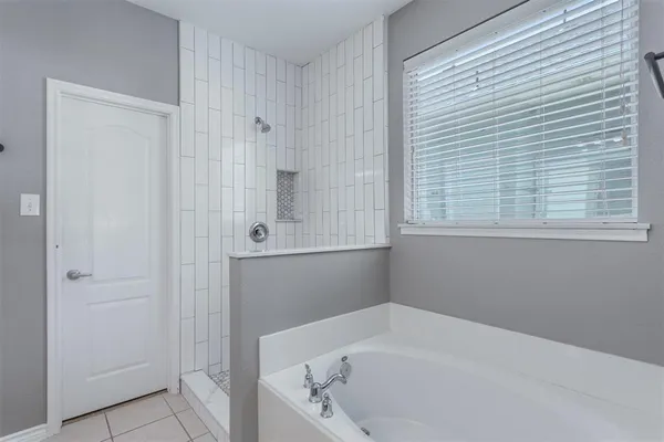 $2,675 | 1240 Hayden Lane, Savannah, TX 76227