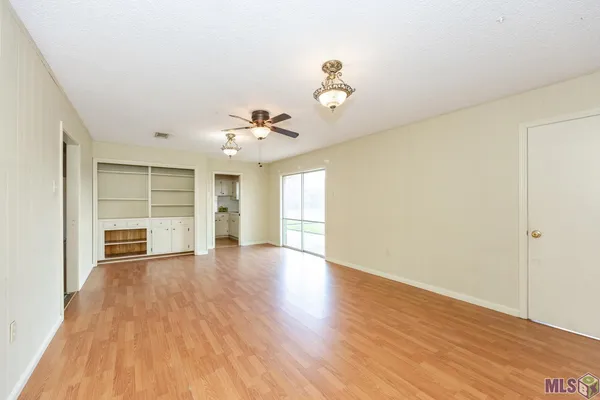 $385,000 | 1973 Antonio Road, Port Allen, LA 70767