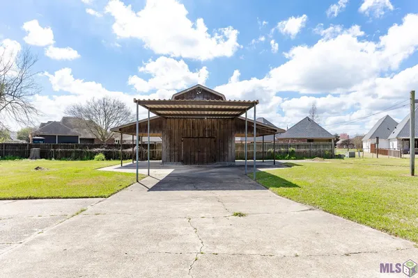 $385,000 | 1973 Antonio Road, Port Allen, LA 70767