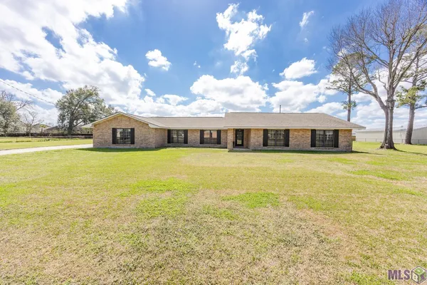 $385,000 | 1973 Antonio Road, Port Allen, LA 70767