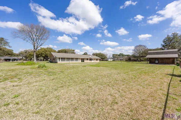 $385,000 | 1973 Antonio Road, Port Allen, LA 70767