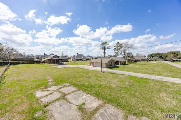 $385,000 | 1973 Antonio Road, Port Allen, LA 70767