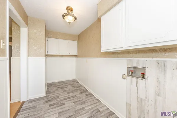 $385,000 | 1973 Antonio Road, Port Allen, LA 70767