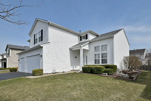 $459,900 | 230 Stickley Lane, Lake In The Hills, IL 60156