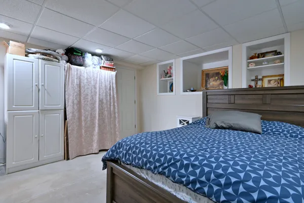 $459,900 | 230 Stickley Lane, Lake In The Hills, IL 60156