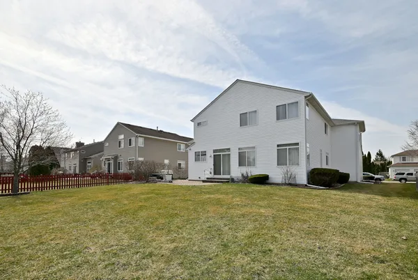 $459,900 | 230 Stickley Lane, Lake In The Hills, IL 60156
