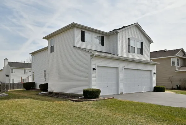 $459,900 | 230 Stickley Lane, Lake In The Hills, IL 60156