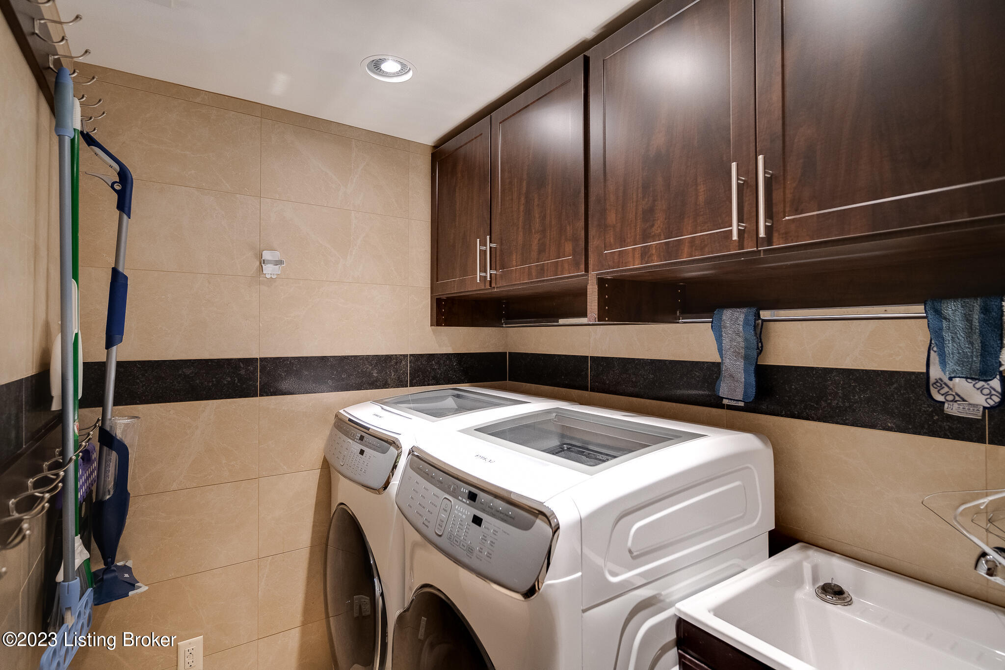 1446 Cherokee Road Louisville, KY 40204 - Photo 32 of 50 Laundry Room (In Primary Suite)