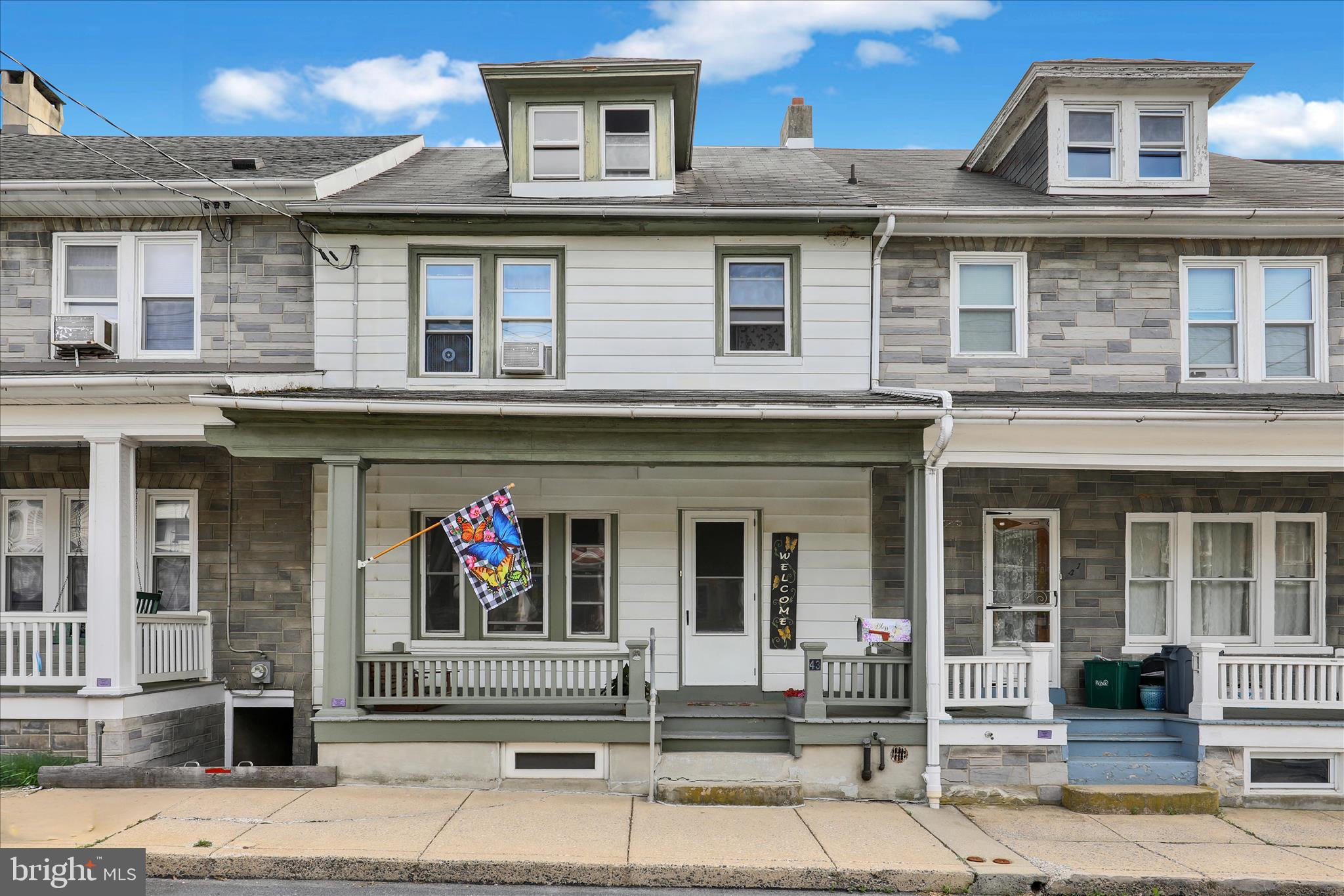 43 East Walnut Street Ephrata, PA 17522 - Photo 3 of 32
