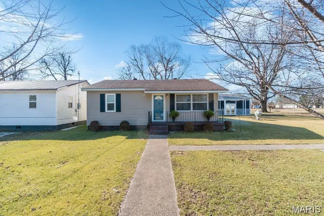 $70,000 | 511 Dixie Street, Parma, MO 63870