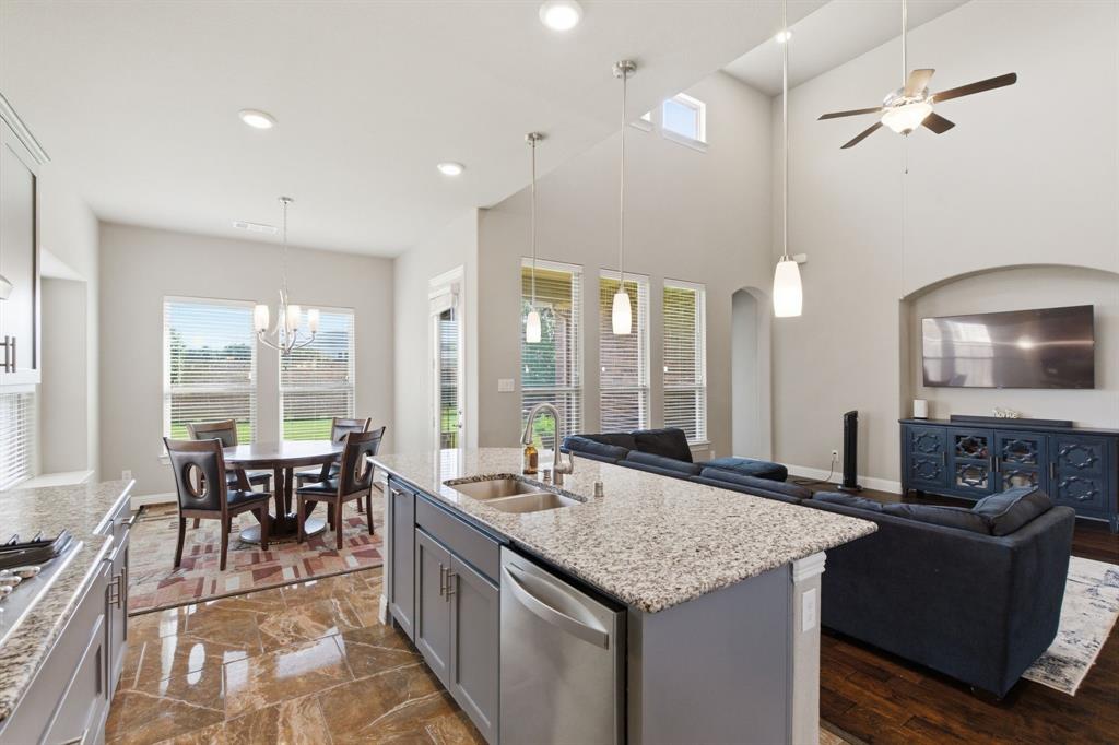 7452 Reverchon Drive Irving, TX 75063 - Photo 13 of 40