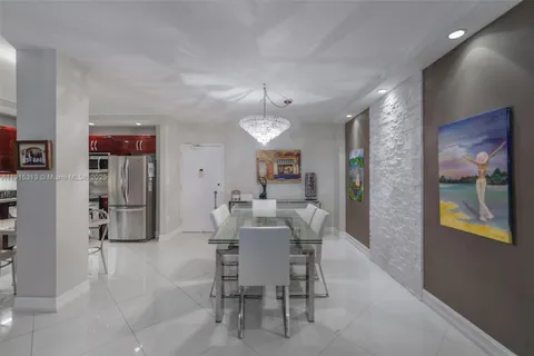 $749,000 | 1950 South Ocean Drive, Unit 5G, Hallandale Beach, FL 33009